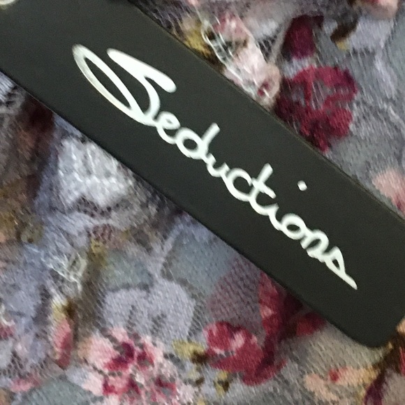 Seduction Lace Floral Ruffle Summer Dress - Picture 8 of 8